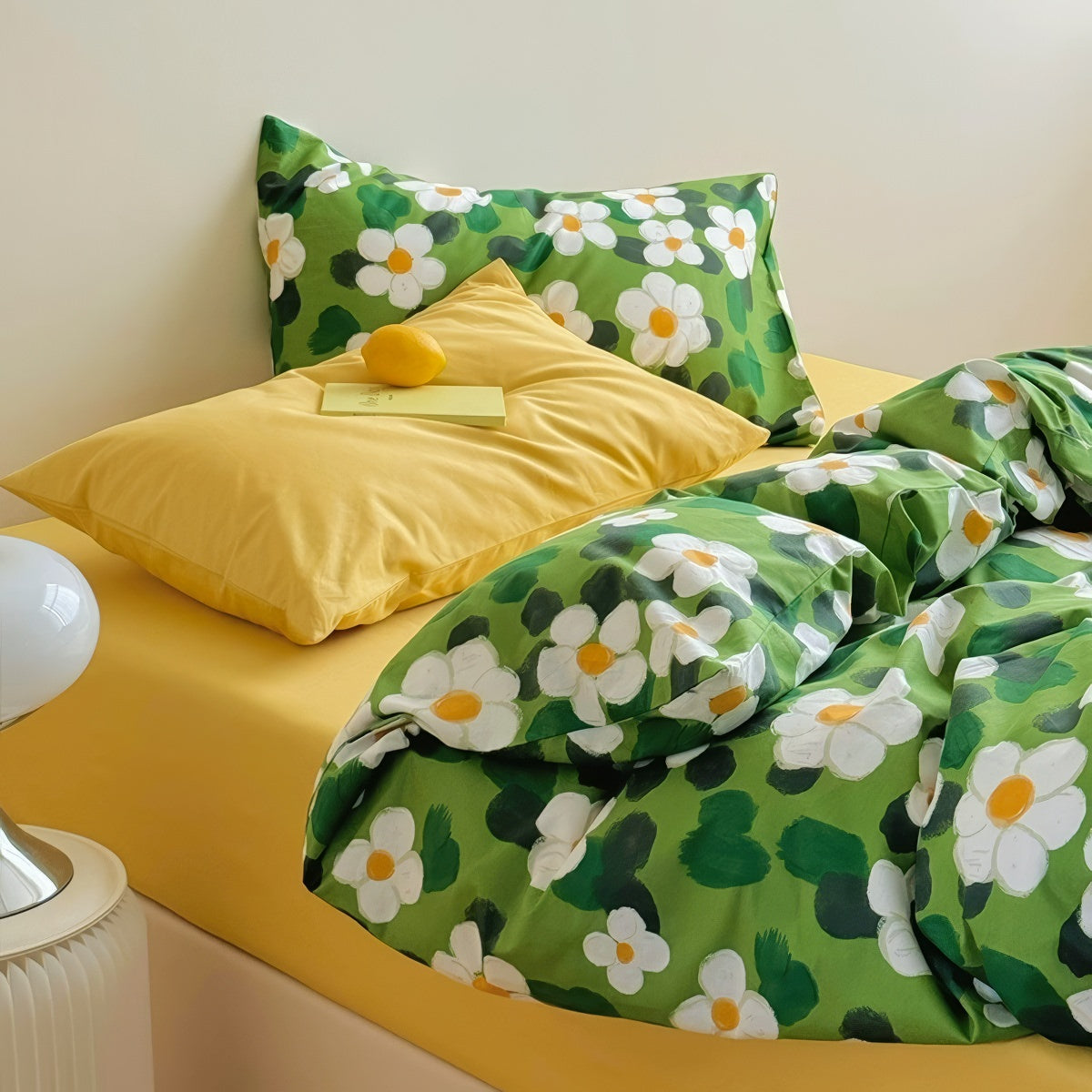 Green Garden Daisies Print Bedding Set