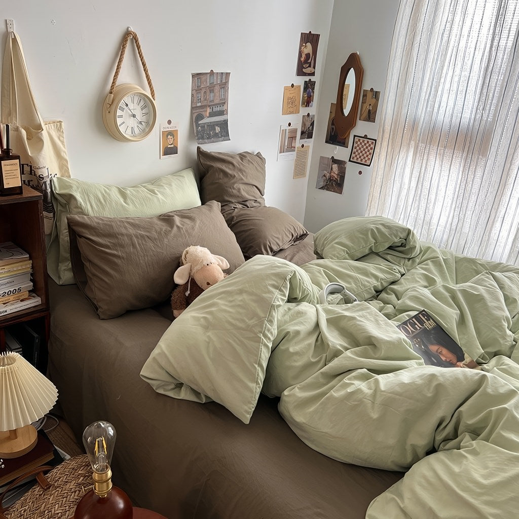 Cottage Themed Green Tones Bedding Set